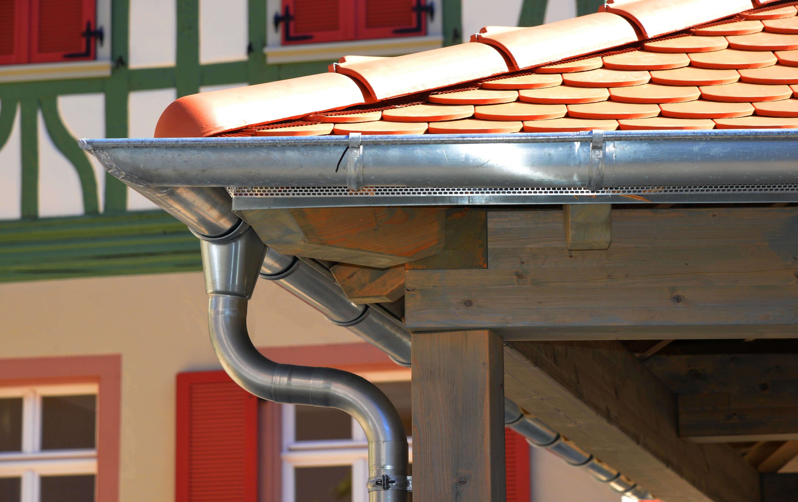 Corrosion-resistant steel gutters for effective rainwater drainage in New Braunfels